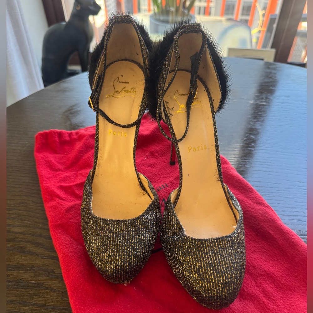 Christian Louboutin Glittering Black and Gold Pumps with Rabbit Fur - EU 38